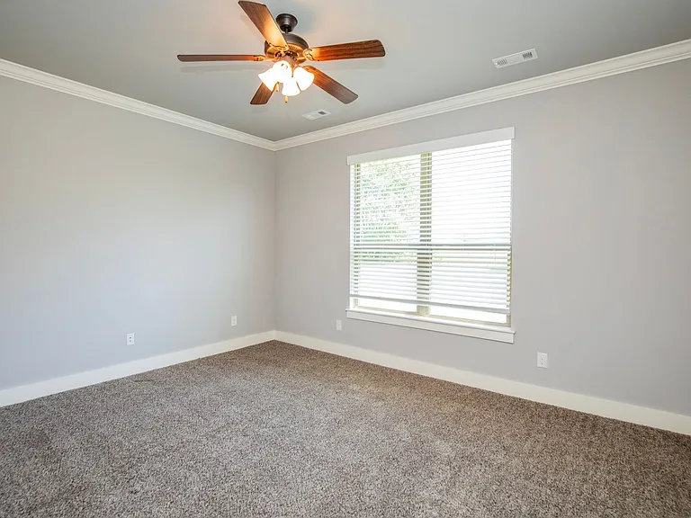 214 Alder St — Photo 13