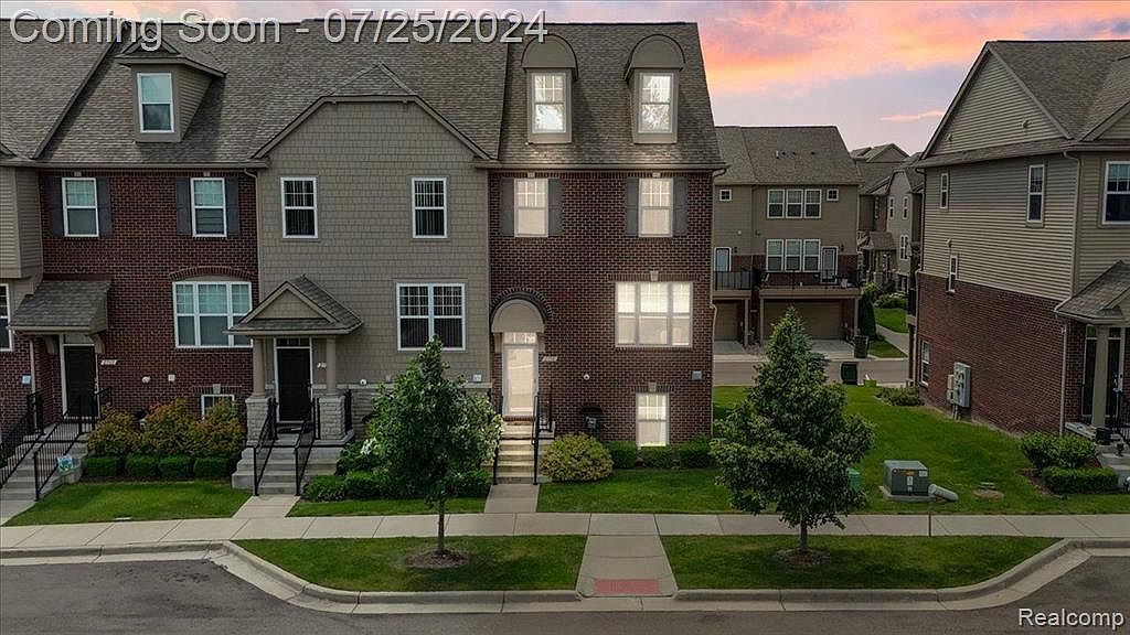 2754 Helmsdale Cir, Rochester Hills, MI 48307 MLS 20240051073 Zillow