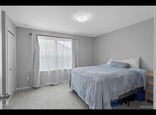 348 Jeff Keeton Dr, Hazel Park, MI 48030