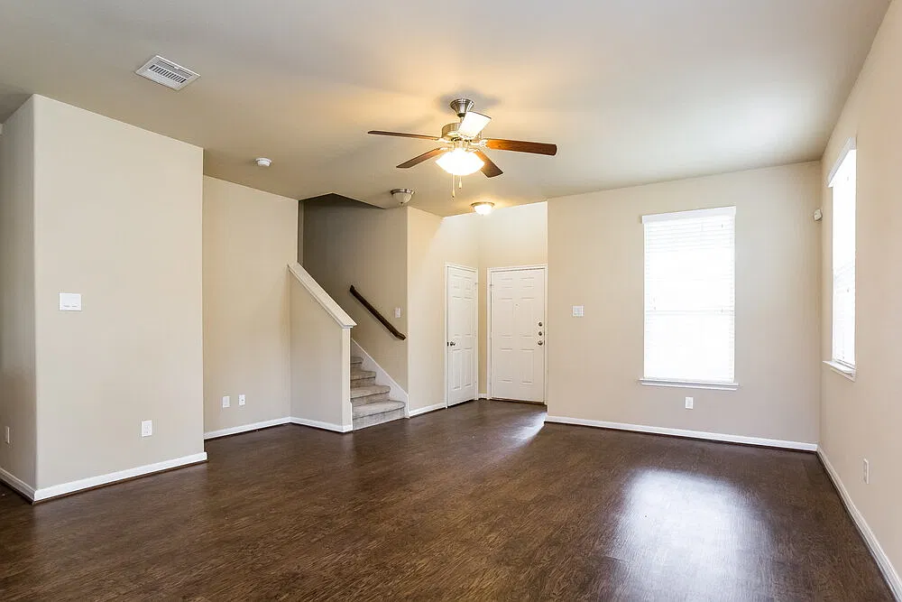 4 bed, 2.0 bath, 2153 sqft, $2,195 — Photo 3