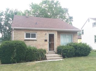 7823 W Caldwell Ct, Milwaukee, WI 53218