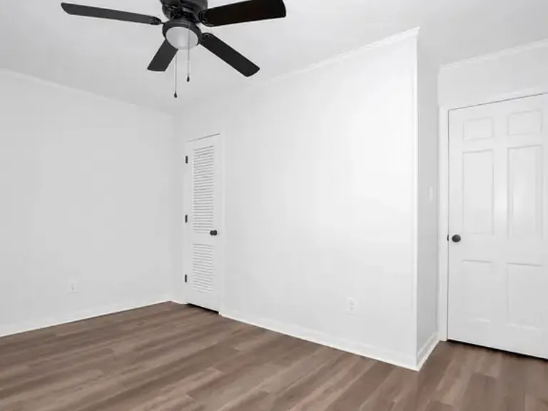2710 Fordham Dr — Photo 15