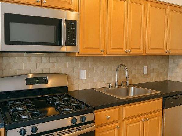 105 Milligan Pl APT D4