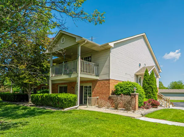 9843 Parkway Dr, Highland, IN 46322