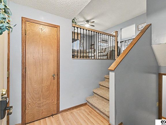 5th image of 240 Riverview Dr