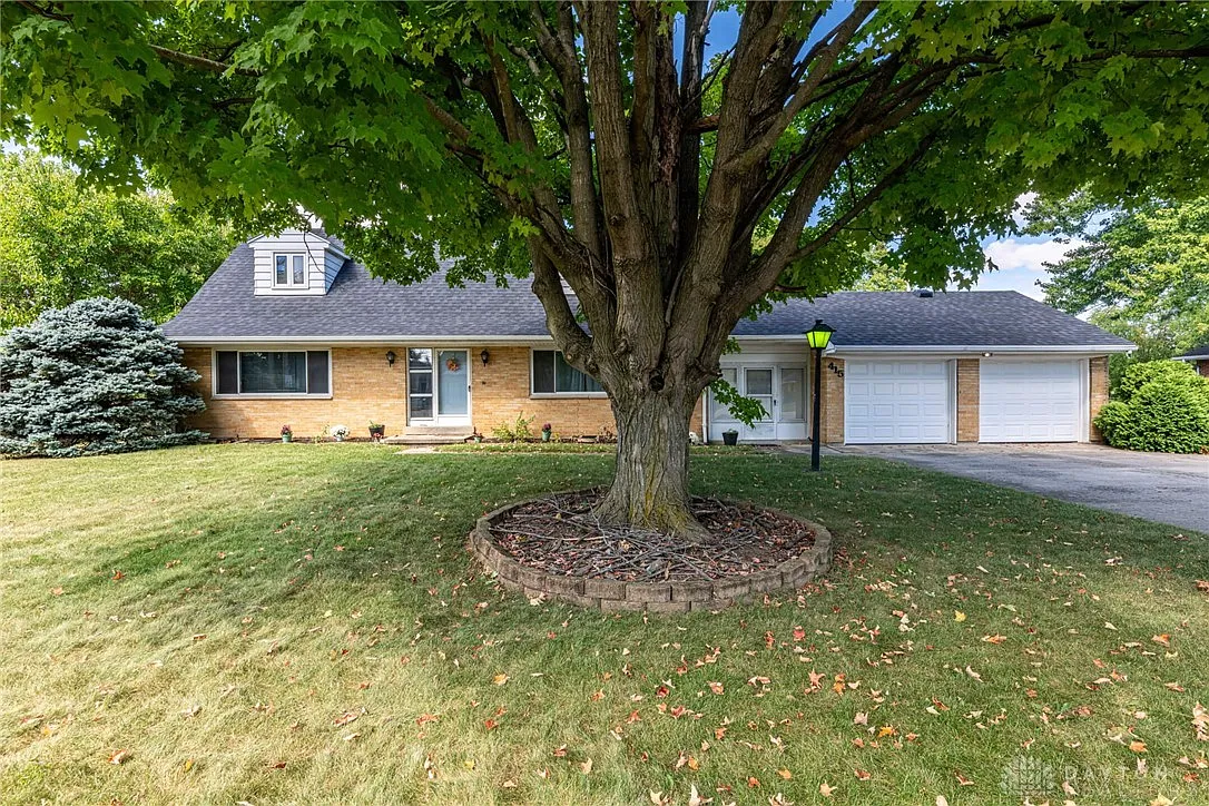 415 W Wenger Rd photo 1
