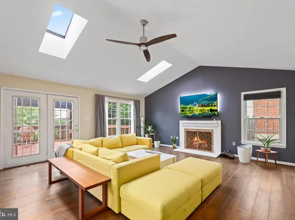 4408 Galesbury Ln, Chantilly, VA 20151