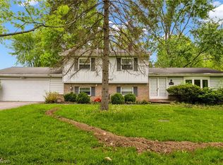 8451 Valley View Rd, Macedonia, OH 44056