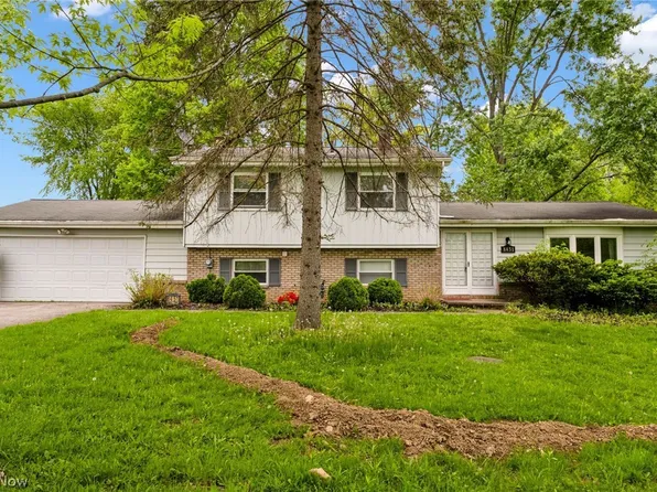 8451 Valley View Rd, Macedonia, OH 44056