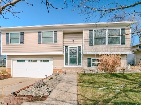 36587 Spindrift Dr, Eastlake, OH 44095