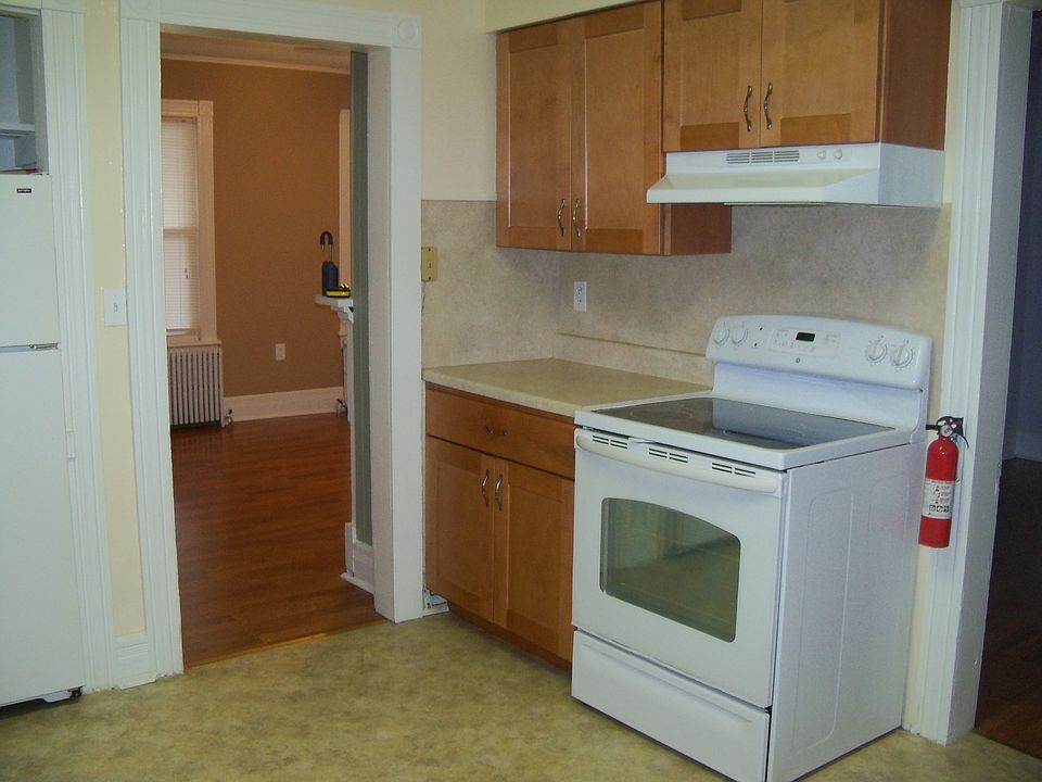 1st image of 11 Diller Ave