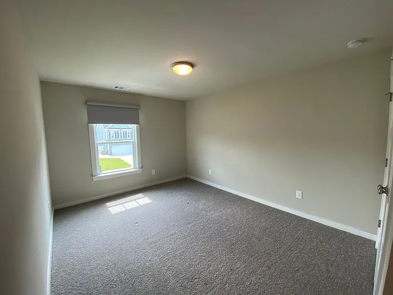 140 Pickett Fence Ln — Photo 33
