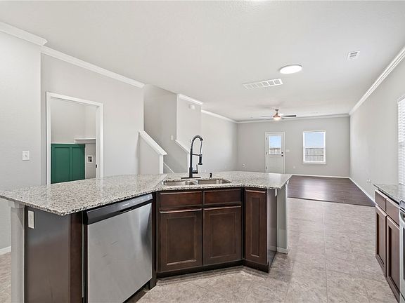 5th image of 4424 Cornwall St