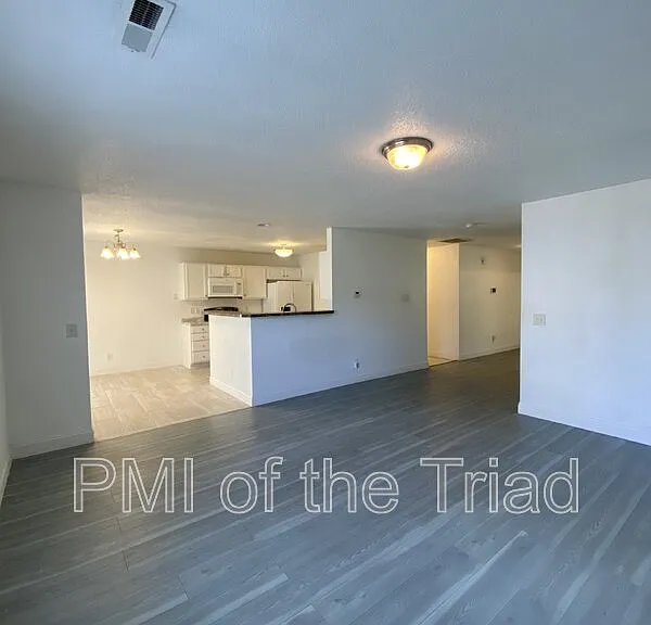 202 Kinnley Ct — Photo 6