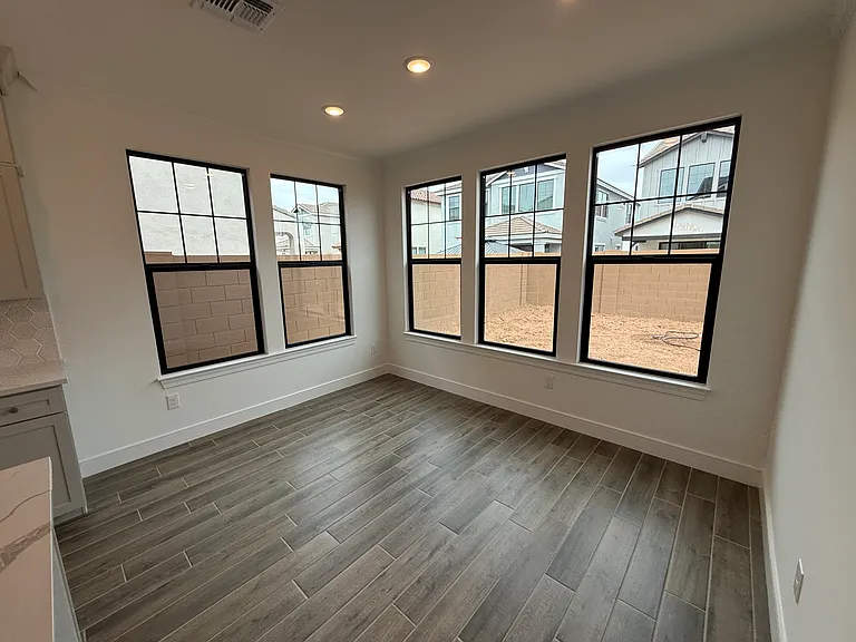 2390 W Los Arboles Pl — Photo 31