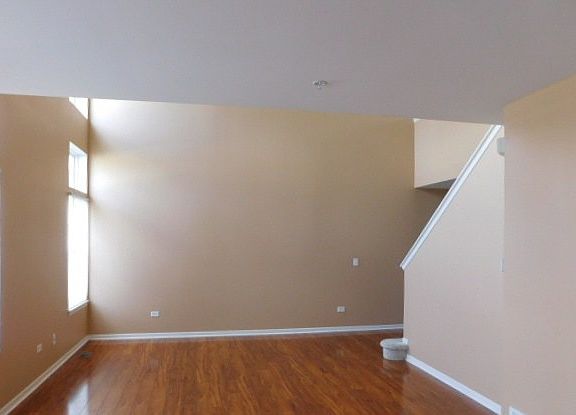 4th image of 525 Blue Springs Dr