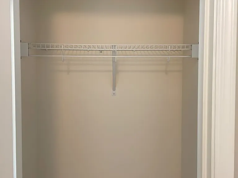 194 E Watson Pl — Photo 12