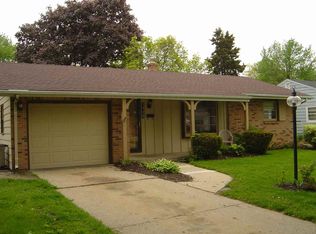1926 Apple Tree Ln, Rockford, IL 61108