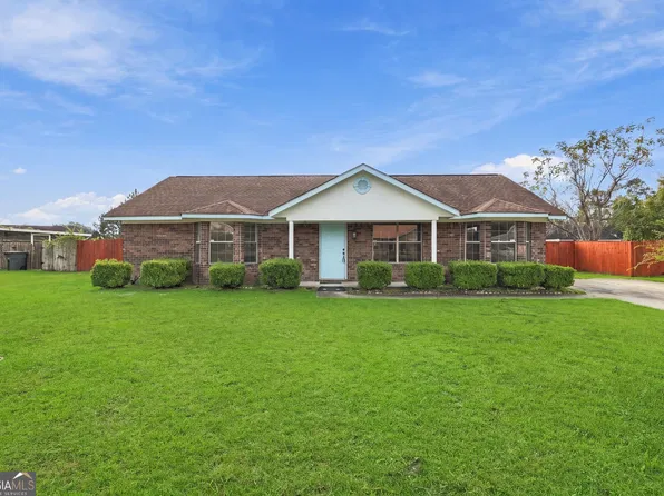 814 Waterfield Dr, Hinesville, GA 31313