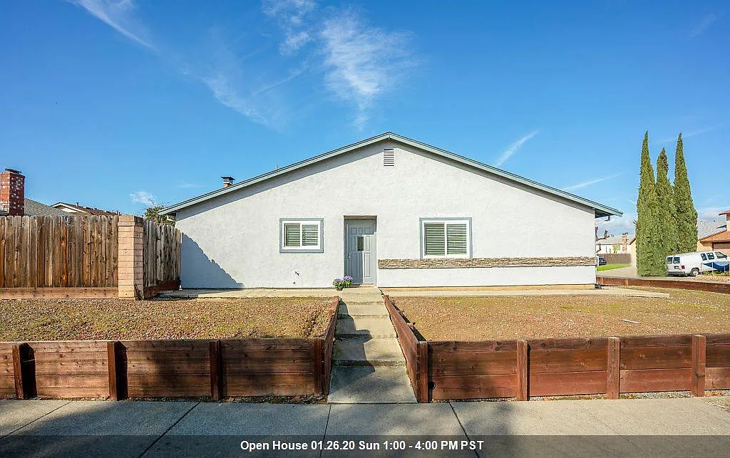 501 Lisa Ann Ct photo 1