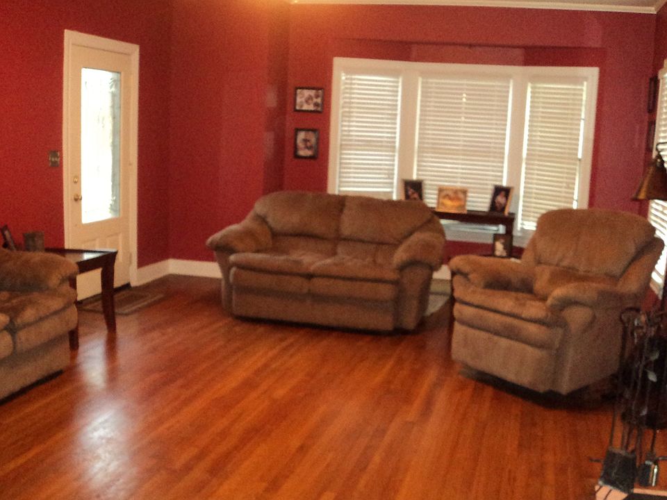 2nd image of 702 Comer St