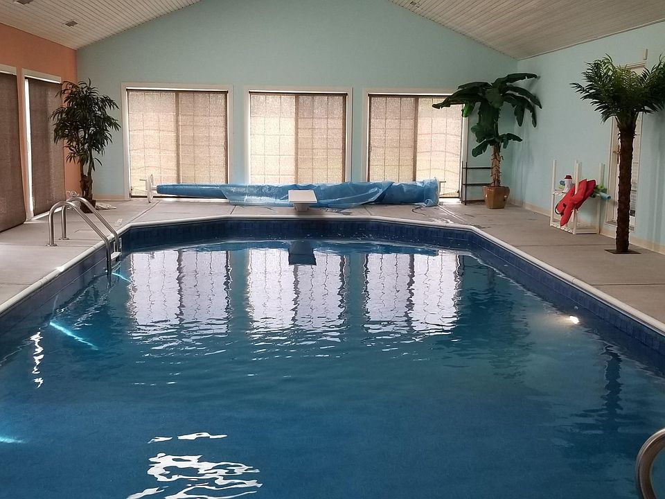 1st image of 933 W Violet Dr