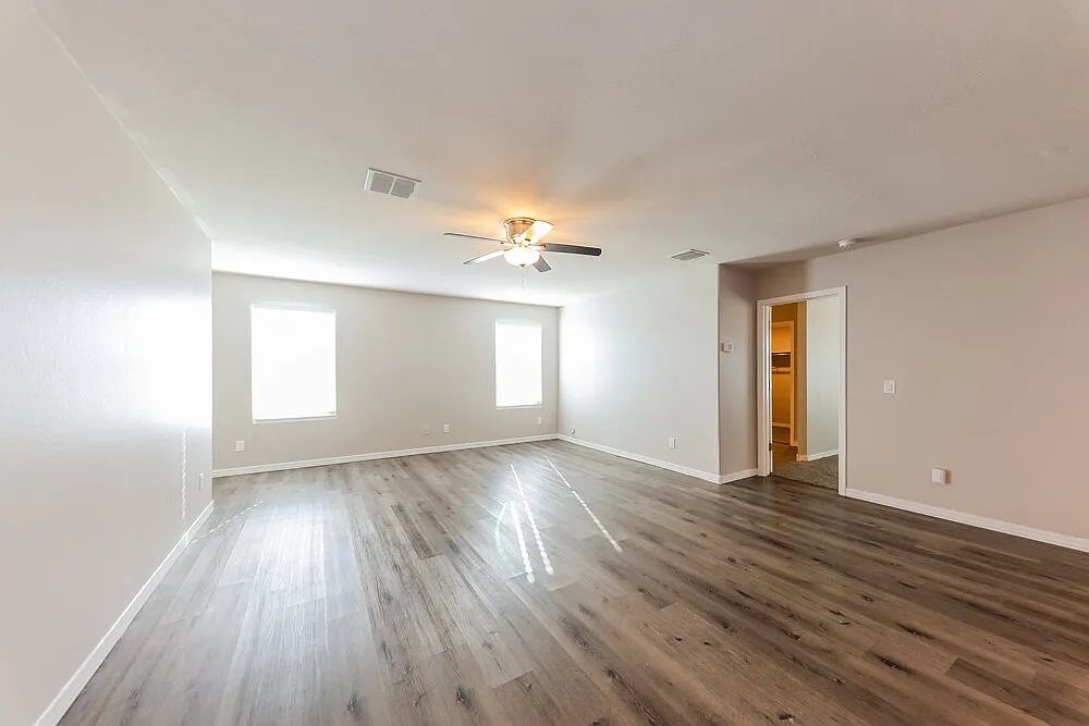 4 bed, 2.0 bath, 1771 sqft, $1,865 — Photo 3