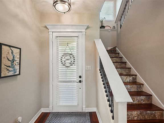 4th image of 127 W Palm Blvd