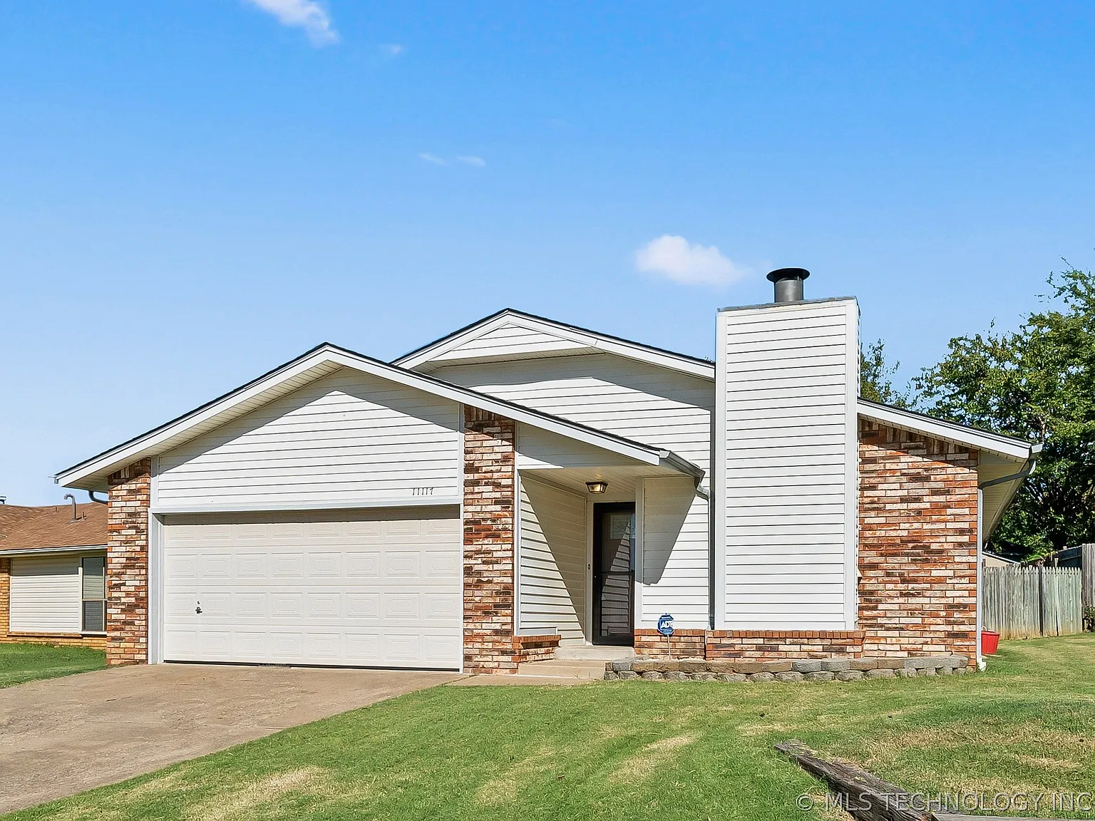3 bed, 2.0 bath, 1240 sqft, $1,600 — Photo 1
