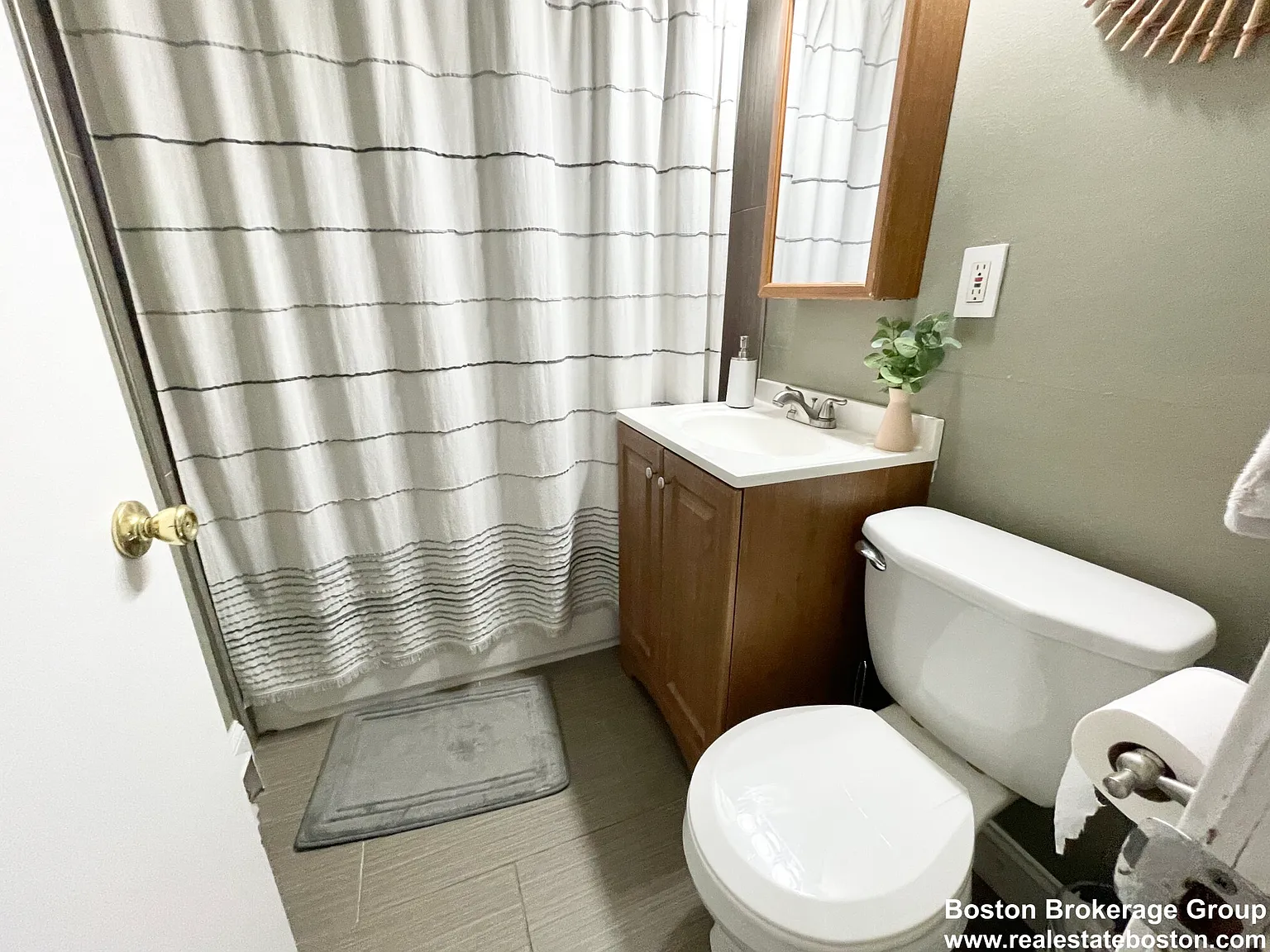 2 bed, $3,900 — Photo 3