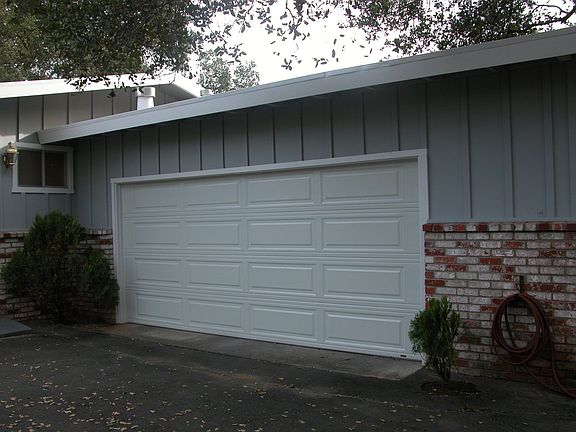 3rd image of 1008 Loma Ct