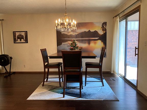 2nd image of 2109 Camelot Dr