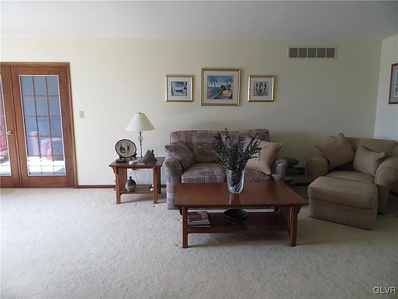 5th image of 3624 Green Hill Cir N