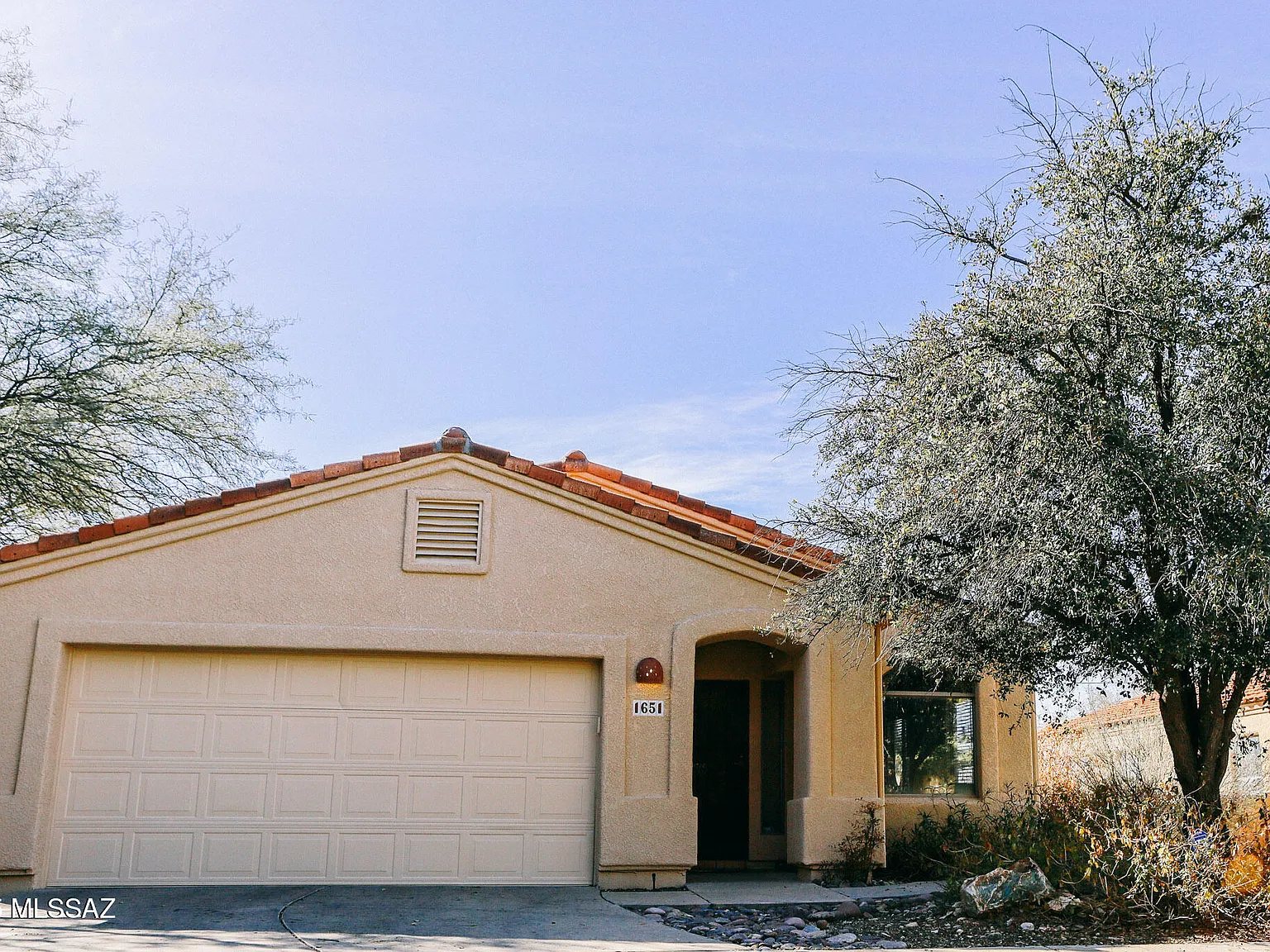 3 bed, 2.0 bath, 1339 sqft, $2,400 — Photo 2