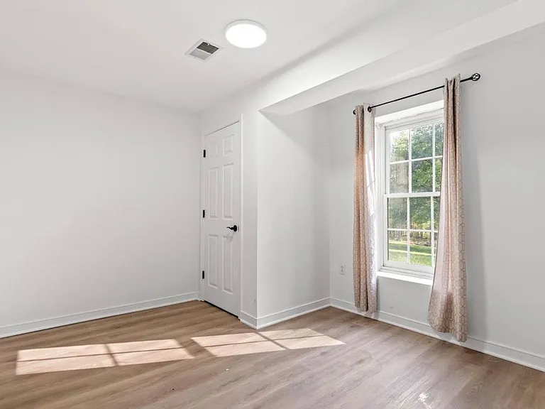 14216 Cervantes Ave — Photo 39