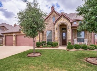 1101 Masquerade Dr, Midlothian, TX 76065