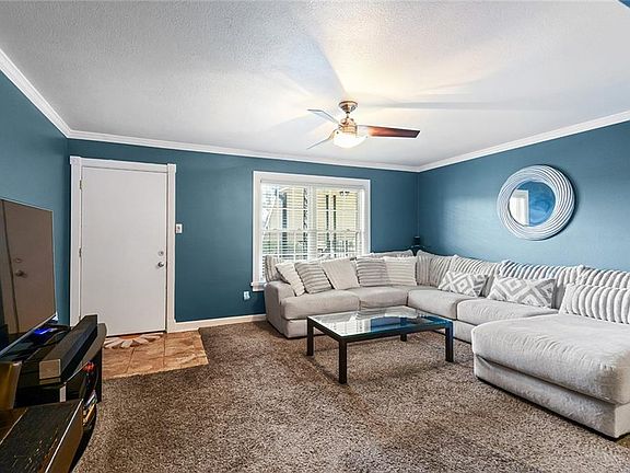 3rd image of 2716 Whitney Pl APT 620