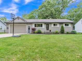 6254 Mackenzie Rd, North Olmsted, OH 44070