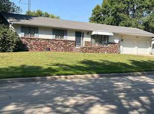 640 7th St SW, Britt, IA 50423