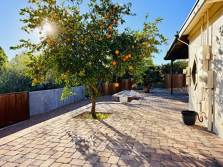 2871 W Saint Tropaz Ave — Photo 30