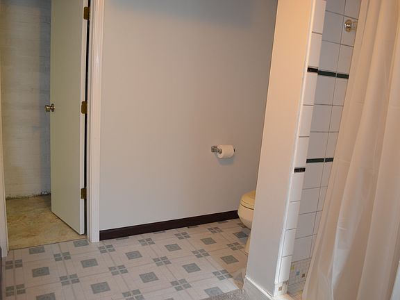 Large second bath