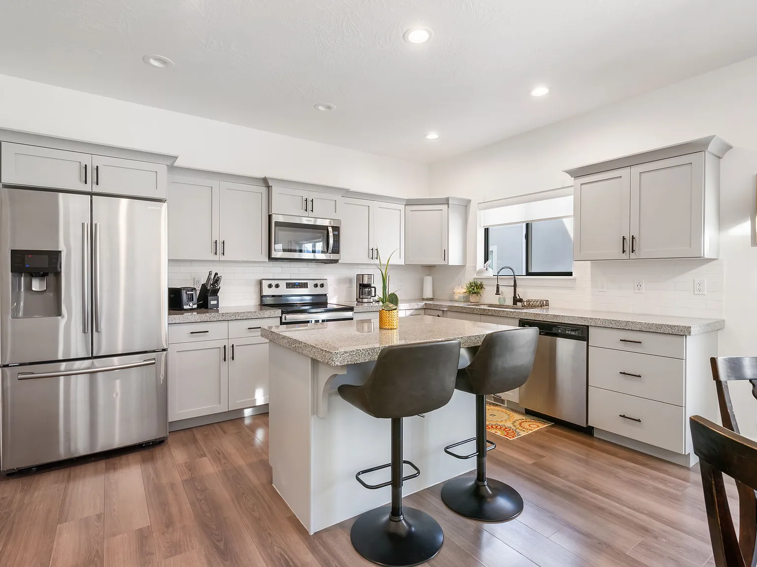 7152 N Brook Rdg — Photo 3
