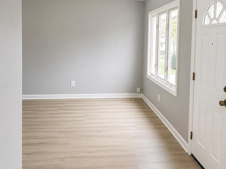 7060 Victory Ave — Photo 6