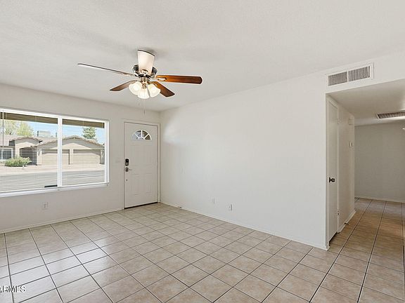 3rd image of 512 N LOS FELIZ Drive