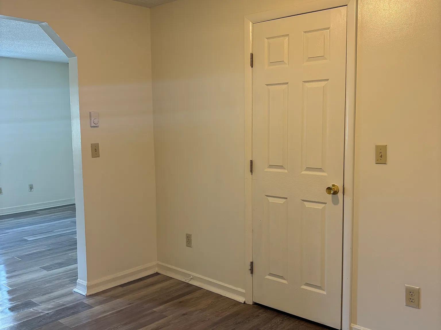 2 bed, 850 sqft, $875 — Photo 2