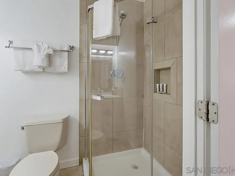 1920 Gardena Pl — Photo 17