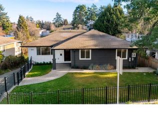 1021 Tillicum Rd, Esquimalt, BC V9A 2A2