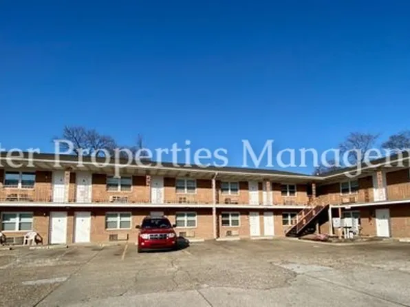 Pinewood Apartments