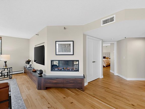 5th image of 600 4th St SW APT 408