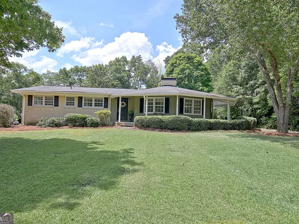 135 Hillsdale Dr, Fayetteville, GA 30214